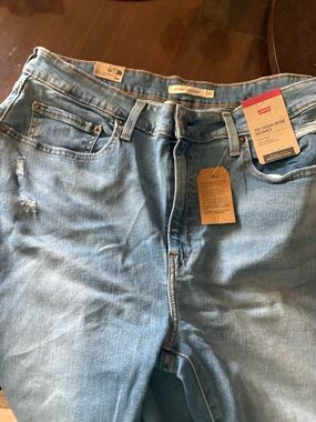 Levi's 721 High-Rise Skinny Jeans - Light Blue new with tags